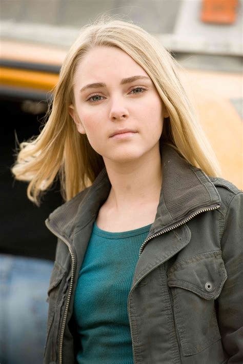 AnnaSophia Robb Takes on the Supernatural in 'Race to Witch Mountain